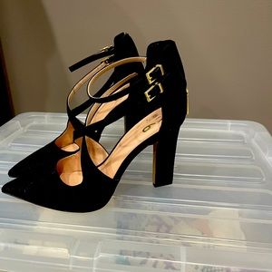 Black high heels- never worn
